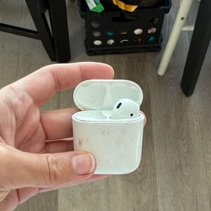 Apple Wireless Earbuds with White Charging Case